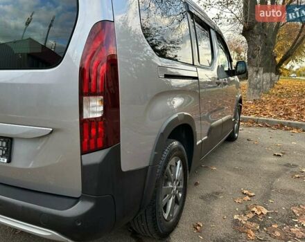 Серый Пежо Rifter, объемом двигателя 1.5 л и пробегом 49 тыс. км за 24400 $, фото 5 на Automoto.ua