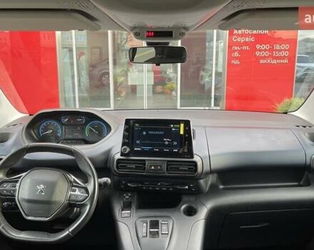 Серый Пежо Rifter, объемом двигателя 0 л и пробегом 47 тыс. км за 24640 $, фото 3 на Automoto.ua