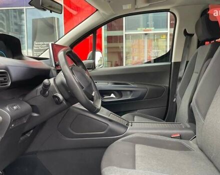 Серый Пежо Rifter, объемом двигателя 0 л и пробегом 47 тыс. км за 24640 $, фото 5 на Automoto.ua