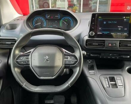 Серый Пежо Rifter, объемом двигателя 0 л и пробегом 47 тыс. км за 24640 $, фото 4 на Automoto.ua