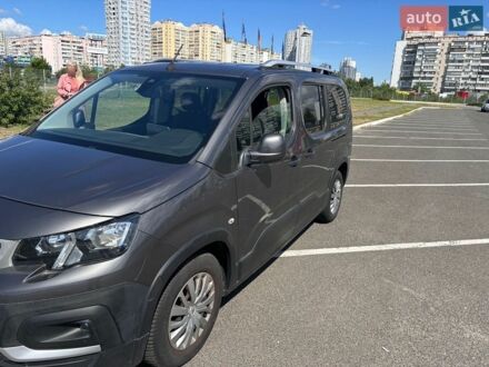 Серый Пежо Rifter, объемом двигателя 1.56 л и пробегом 50 тыс. км за 18500 $, фото 1 на Automoto.ua