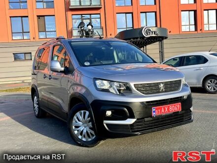Пежо Rifter 2019 у Дрогобичі на Automoto.ua Сірий Пежо Rifter, об'ємом двигуна 15 л та пробігом 56 тис. км за 18800 $, фото 1 на Automoto.ua