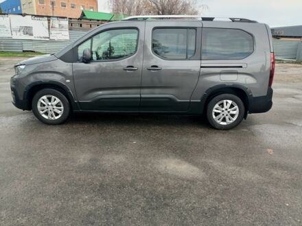 Серый Пежо Rifter, объемом двигателя 1.5 л и пробегом 118 тыс. км за 430 $, фото 1 на Automoto.ua