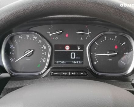 Сірий Пежо Traveller, об'ємом двигуна 2 л та пробігом 167 тис. км за 30990 $, фото 28 на Automoto.ua