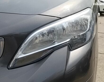 Сірий Пежо Traveller, об'ємом двигуна 2 л та пробігом 167 тис. км за 30990 $, фото 4 на Automoto.ua