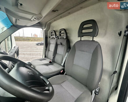 Белый Пежо Boxer, объемом двигателя 0 л и пробегом 282 тыс. км за 10000 $, фото 24 на Automoto.ua