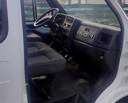Белый Пежо Boxer, объемом двигателя 2.4 л и пробегом 450 тыс. км за 2400 $, фото 3 на Automoto.ua