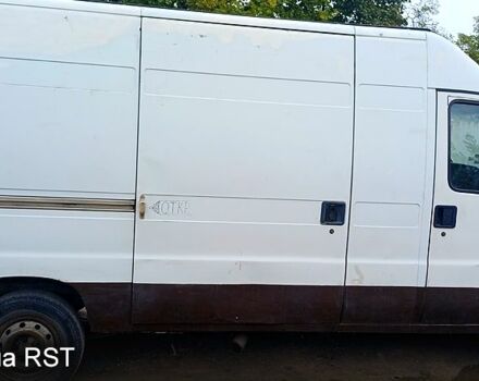 Белый Пежо Boxer, объемом двигателя 2.5 л и пробегом 300 тыс. км за 2100 $, фото 1 на Automoto.ua