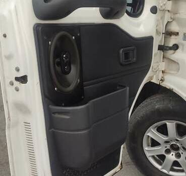 Білий Пежо Boxer, об'ємом двигуна 2.5 л та пробігом 400 тис. км за 2250 $, фото 12 на Automoto.ua