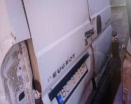 Білий Пежо Boxer, об'ємом двигуна 2.2 л та пробігом 400 тис. км за 6200 $, фото 3 на Automoto.ua