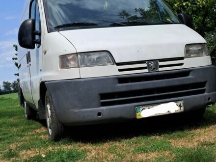 Белый Пежо Boxer, объемом двигателя 0 л и пробегом 200 тыс. км за 2700 $, фото 1 на Automoto.ua