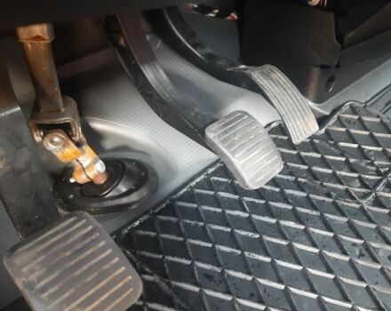 Красный Пежо Boxer, объемом двигателя 2 л и пробегом 155 тыс. км за 18000 $, фото 9 на Automoto.ua