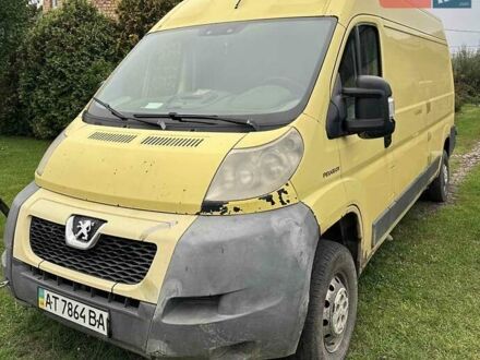 Желтый Пежо Boxer, объемом двигателя 2.2 л и пробегом 320 тыс. км за 4600 $, фото 1 на Automoto.ua