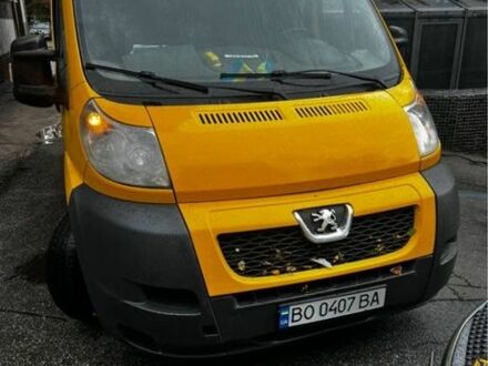 Желтый Пежо Boxer, объемом двигателя 2.3 л и пробегом 300 тыс. км за 5700 $, фото 1 на Automoto.ua