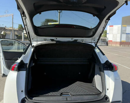 Белый Пежо e-2008, объемом двигателя 0 л и пробегом 173 тыс. км за 16500 $, фото 11 на Automoto.ua