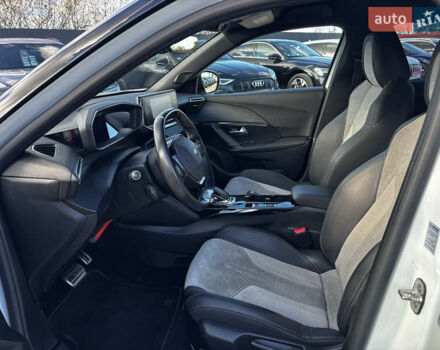 Белый Пежо e-2008, объемом двигателя 0 л и пробегом 122 тыс. км за 16850 $, фото 17 на Automoto.ua