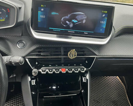 Білий Пежо e-2008, об'ємом двигуна 0 л та пробігом 67 тис. км за 15500 $, фото 12 на Automoto.ua