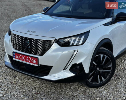 Белый Пежо e-2008, объемом двигателя 0 л и пробегом 122 тыс. км за 16850 $, фото 8 на Automoto.ua