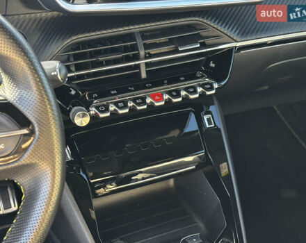 Белый Пежо e-2008, объемом двигателя 0 л и пробегом 122 тыс. км за 16850 $, фото 32 на Automoto.ua