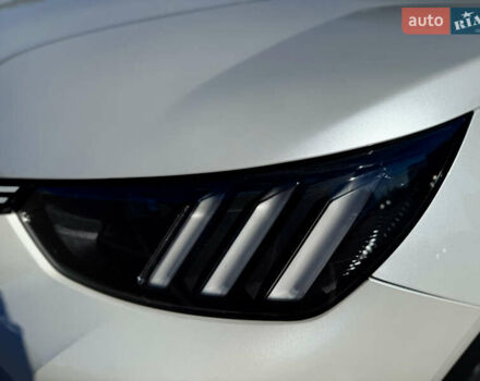 Белый Пежо e-2008, объемом двигателя 0 л и пробегом 173 тыс. км за 16500 $, фото 10 на Automoto.ua