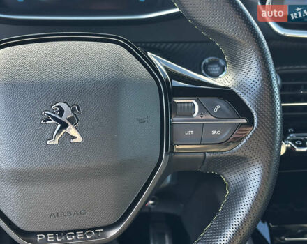 Белый Пежо e-2008, объемом двигателя 0 л и пробегом 122 тыс. км за 16850 $, фото 42 на Automoto.ua