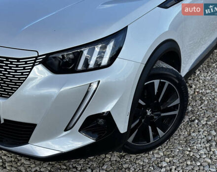 Белый Пежо e-2008, объемом двигателя 0 л и пробегом 122 тыс. км за 16850 $, фото 12 на Automoto.ua