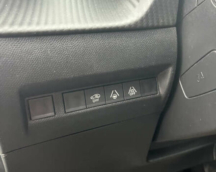 Білий Пежо e-2008, об'ємом двигуна 0 л та пробігом 67 тис. км за 15500 $, фото 17 на Automoto.ua