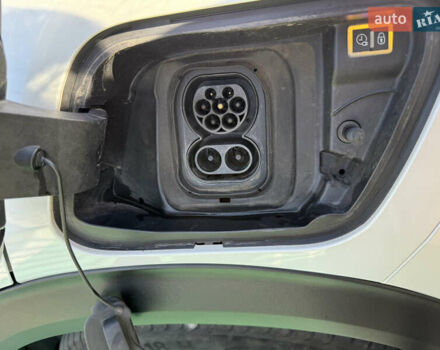 Белый Пежо e-2008, объемом двигателя 0 л и пробегом 173 тыс. км за 16500 $, фото 14 на Automoto.ua