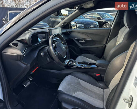 Белый Пежо e-2008, объемом двигателя 0 л и пробегом 122 тыс. км за 16850 $, фото 18 на Automoto.ua
