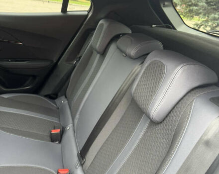 Білий Пежо e-2008, об'ємом двигуна 0 л та пробігом 142 тис. км за 16999 $, фото 31 на Automoto.ua