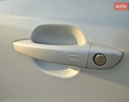 Білий Пежо e-2008, об'ємом двигуна 0 л та пробігом 114 тис. км за 16000 $, фото 52 на Automoto.ua