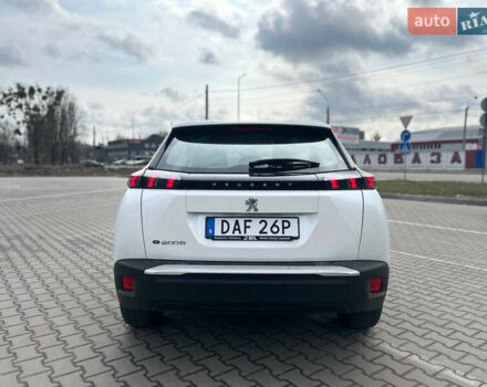 Белый Пежо e-2008, объемом двигателя 0 л и пробегом 165 тыс. км за 14600 $, фото 4 на Automoto.ua