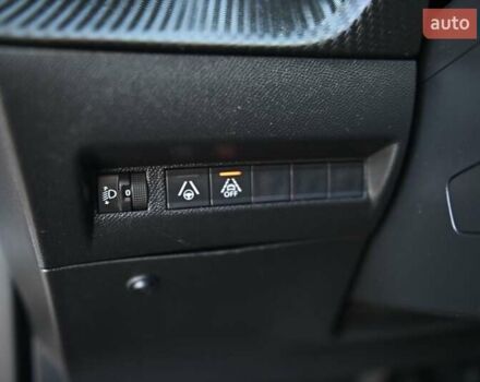 Білий Пежо e-2008, об'ємом двигуна 0 л та пробігом 114 тис. км за 16000 $, фото 60 на Automoto.ua