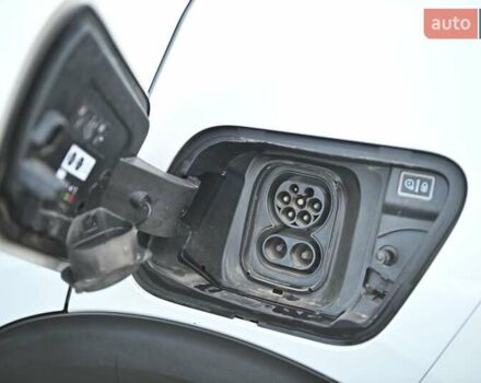 Білий Пежо e-2008, об'ємом двигуна 0 л та пробігом 114 тис. км за 16000 $, фото 71 на Automoto.ua