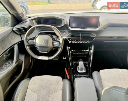 Белый Пежо e-2008, объемом двигателя 0 л и пробегом 136 тыс. км за 16700 $, фото 6 на Automoto.ua