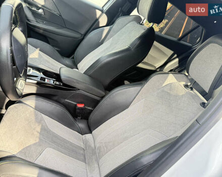 Белый Пежо e-2008, объемом двигателя 0 л и пробегом 136 тыс. км за 16700 $, фото 5 на Automoto.ua