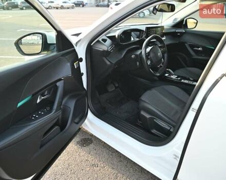 Білий Пежо e-2008, об'ємом двигуна 0 л та пробігом 114 тис. км за 16000 $, фото 26 на Automoto.ua