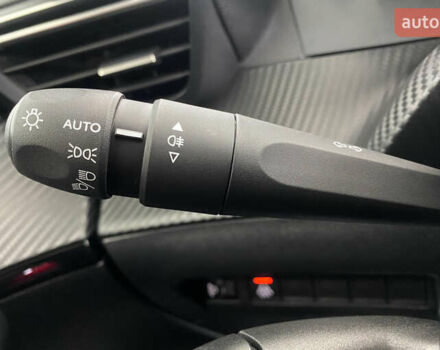 Белый Пежо e-2008, объемом двигателя 0 л и пробегом 107 тыс. км за 16650 $, фото 16 на Automoto.ua