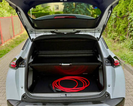 Белый Пежо e-2008, объемом двигателя 0 л и пробегом 3 тыс. км за 27000 $, фото 8 на Automoto.ua