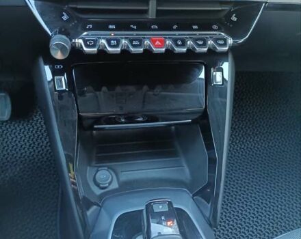 Черный Пежо e-2008, объемом двигателя 0 л и пробегом 138 тыс. км за 17200 $, фото 10 на Automoto.ua