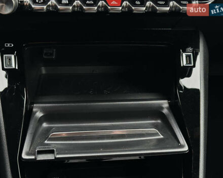 Чорний Пежо e-2008, об'ємом двигуна 0 л та пробігом 75 тис. км за 17800 $, фото 47 на Automoto.ua