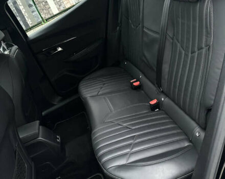 Чорний Пежо e-2008, об'ємом двигуна 0 л та пробігом 75 тис. км за 17800 $, фото 40 на Automoto.ua