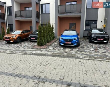 Черный Пежо e-2008, объемом двигателя 0 л и пробегом 120 тыс. км за 15500 $, фото 18 на Automoto.ua