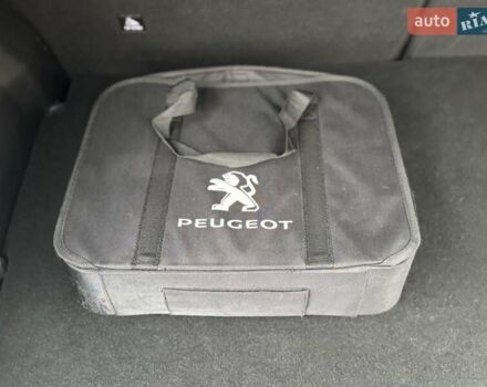 Чорний Пежо e-2008, об'ємом двигуна 0 л та пробігом 85 тис. км за 16150 $, фото 76 на Automoto.ua