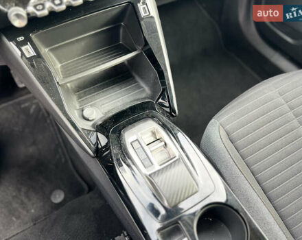 Красный Пежо e-2008, объемом двигателя 0 л и пробегом 92 тыс. км за 17800 $, фото 15 на Automoto.ua