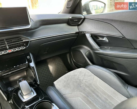 Пежо e-2008, объемом двигателя 0 л и пробегом 80 тыс. км за 16300 $, фото 30 на Automoto.ua
