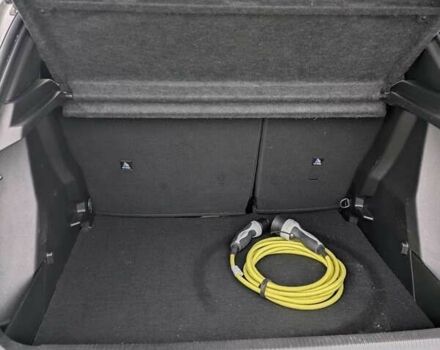 Пежо e-2008, объемом двигателя 0 л и пробегом 38 тыс. км за 20700 $, фото 26 на Automoto.ua