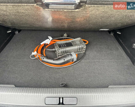 Серый Пежо e-2008, объемом двигателя 0 л и пробегом 117 тыс. км за 16599 $, фото 16 на Automoto.ua