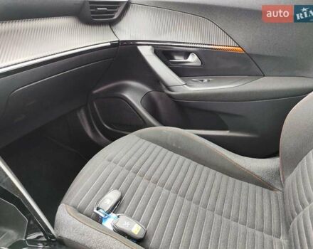 Оранжевый Пежо e-2008, объемом двигателя 0 л и пробегом 136 тыс. км за 17999 $, фото 40 на Automoto.ua