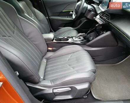 Оранжевый Пежо e-2008, объемом двигателя 0 л и пробегом 31 тыс. км за 17300 $, фото 12 на Automoto.ua